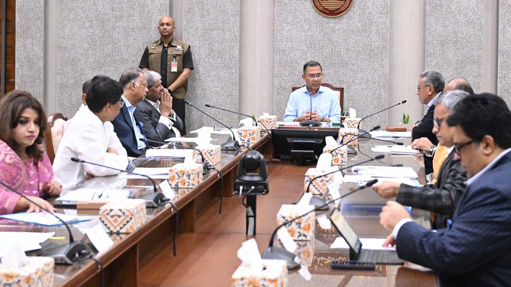 জ্বালানি সংকট মোকাবিলায় প্রধানমন্ত্রীর বিশেষ বৈঠক