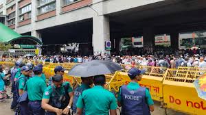শিক্ষকদের মহাসমাবেশকে ঘিরে সচিবালয়ে কড়া নিরাপত্তা