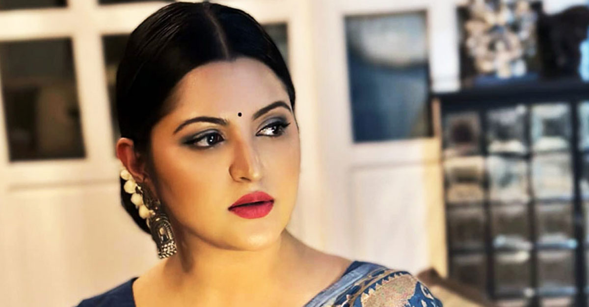 আদালতে আত্মসমর্পণ করে জামিন পেলেন পরীমনি