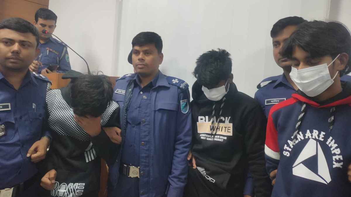 ‘মৃত্যুপথযাত্রী রোগীকে বাঁচাতে ব্যাংকে ডাকাতির চেষ্টা’