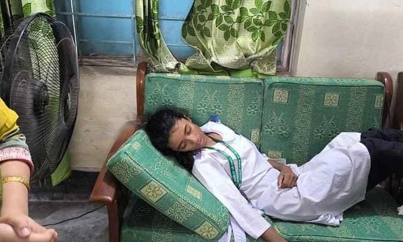 বগুড়ায় হঠাৎ ২২ স্কুলশিক্ষার্থী অসুস্থ