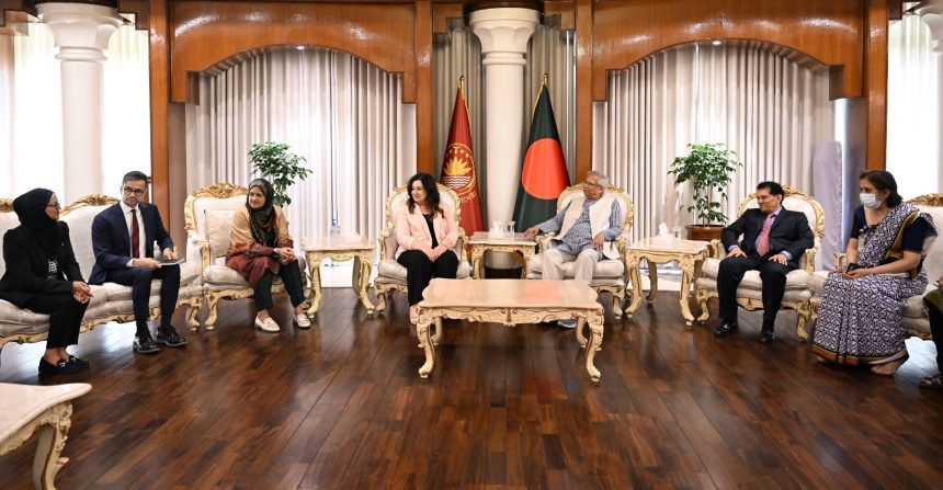 প্রধান উপদেষ্টার সঙ্গে কানাডীয় পার্লামেন্টারি দলের সাক্ষাৎ