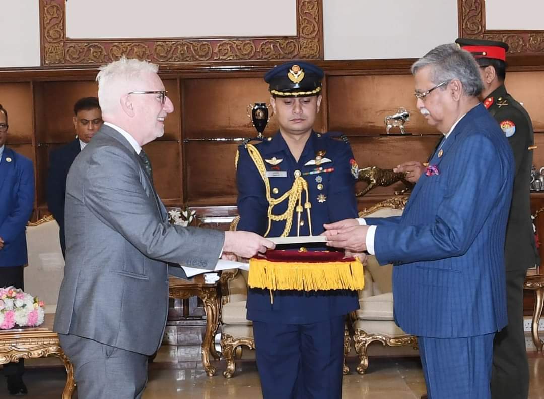 রাষ্ট্রপতির কাছে তিন দেশের দূতের পরিচয়পত্র পেশ