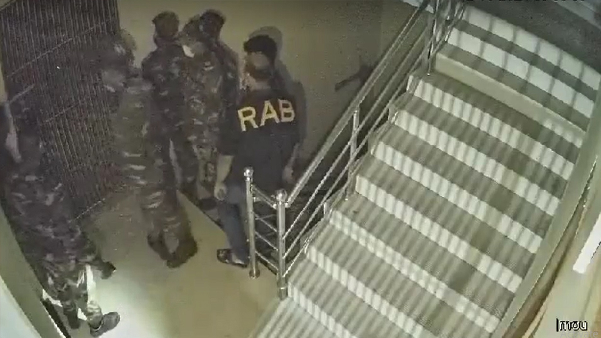 সেনা ও  র‌্যাবের পোশাকে ডাকাতি: গ্রেফতার ১১ জনের পাঁচজনই বিভিন্ন বাহিনীর চাকরিচ্যুত সদস্য