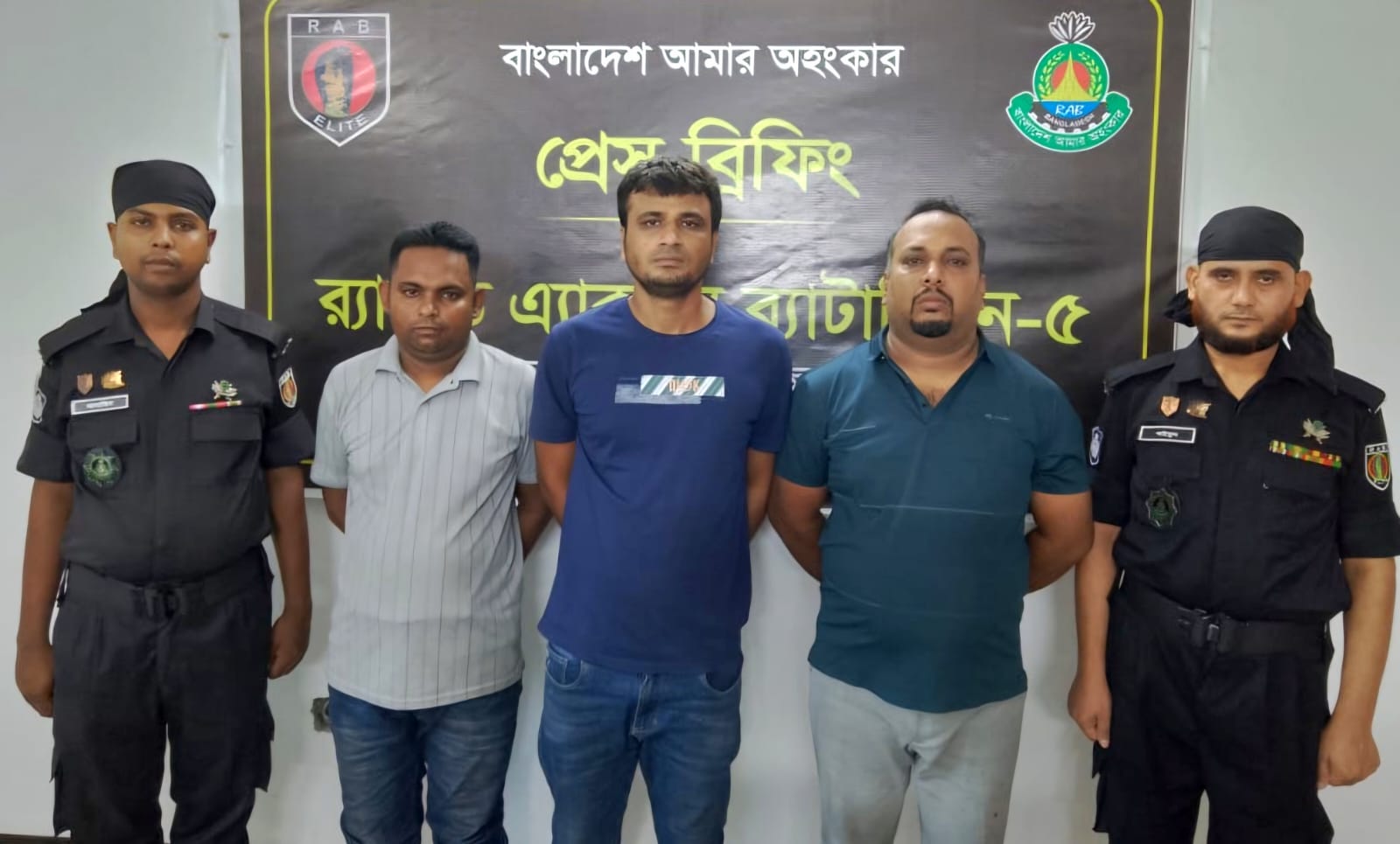 রাজশাহীতে অর্থ আত্মসাৎ-প্রতারণা মামলার ৩ আসামি ঢাকায় গ্রেপ্তার