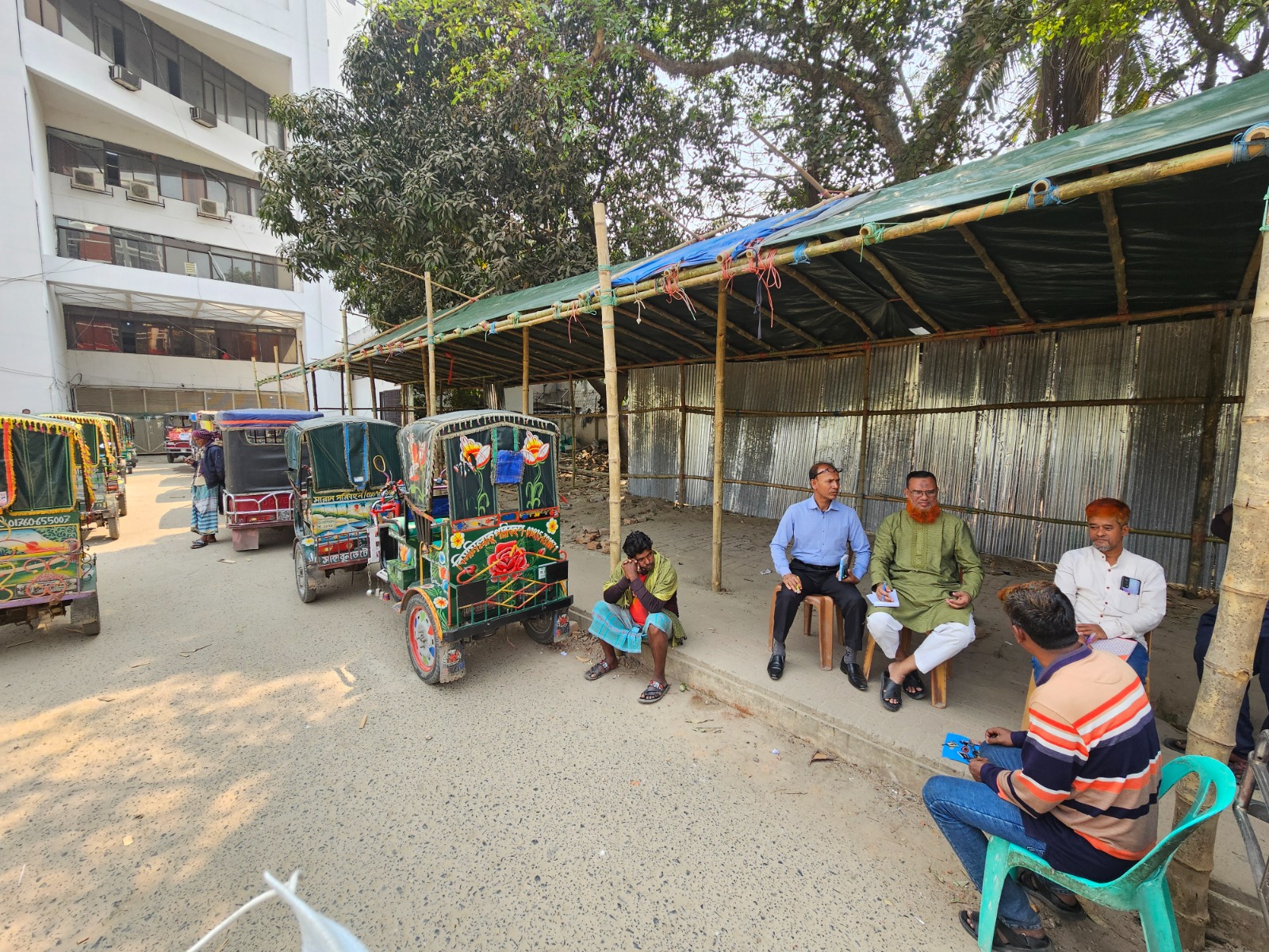 রাজশাহীতে লাইসেন্সবিহীন অটোরিকশা বন্ধে অভিযান