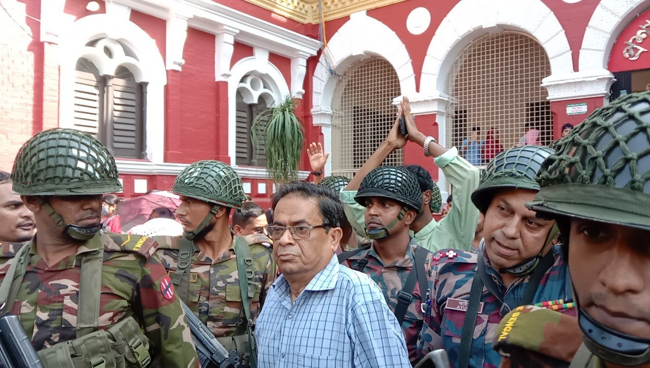 দায়িত্ব গ্রহণের আড়াই ঘণ্টার মাথায় রাজশাহী কলেজ অধ্যক্ষের পদত্যাগ