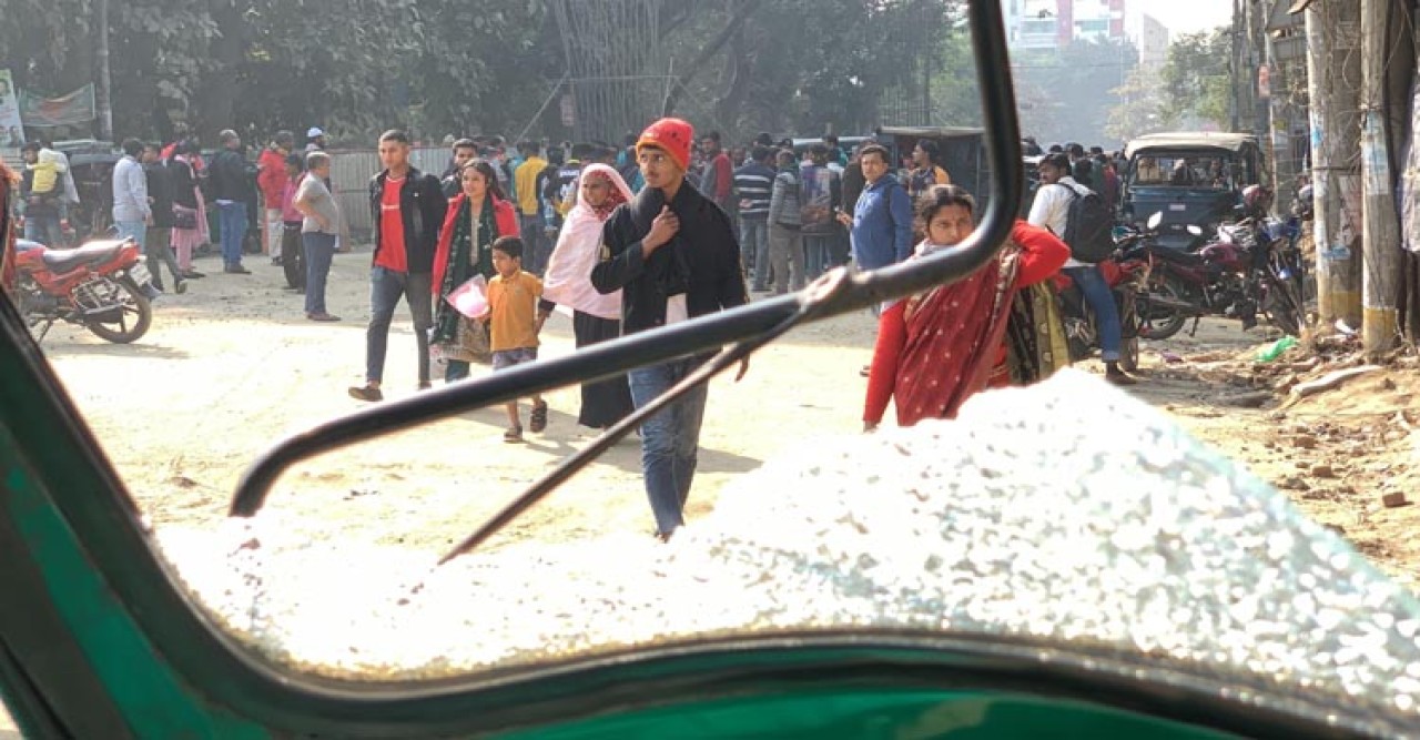 রাজশাহীতে সিএনজি চালকদের সঙ্গে পরিবহন শ্রমিকদের সংঘর্ষ