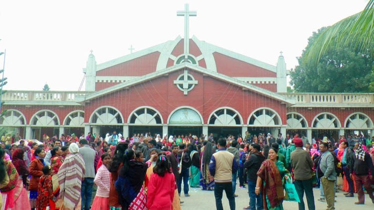দেশ ও জাতির সুখ-সমৃদ্ধি কামনা করে রাজশাহীতে বড়দিন উদযাপন