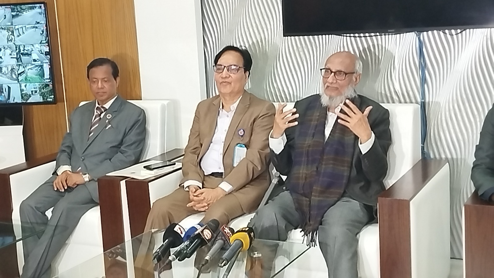 প্রশাসনের সর্বস্তরে সংশোধন না হলে আরো ভয়াবহ বিপ্লব হতে পারে