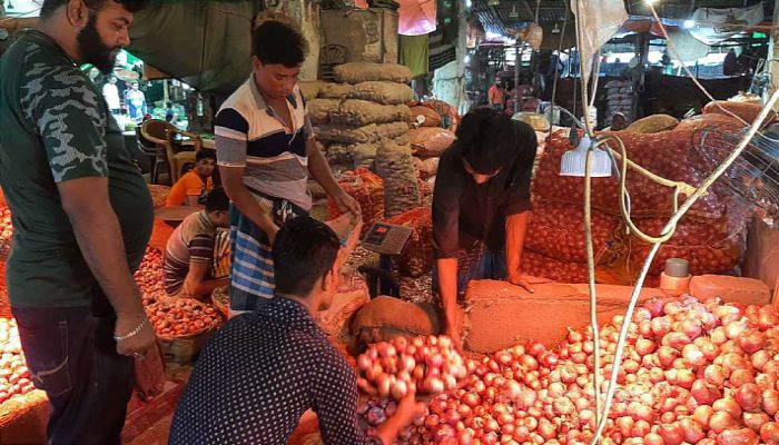 পেঁয়াজের দাম বেড়েই চলেছে