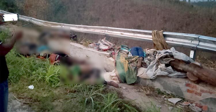 রাঙ্গামাটিতে ট্রাক খাদে পড়ে নিহত ৬