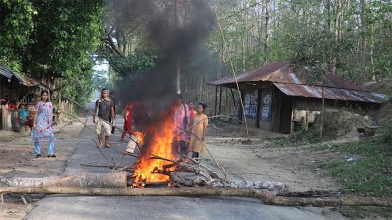 খাগড়াছড়ি-রাঙামাটিতে সড়ক অবরোধ