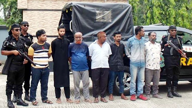 সিলেটে ট্রেনের টিকিট কালোবাজারি চক্রের ৭ সদস্য আটক