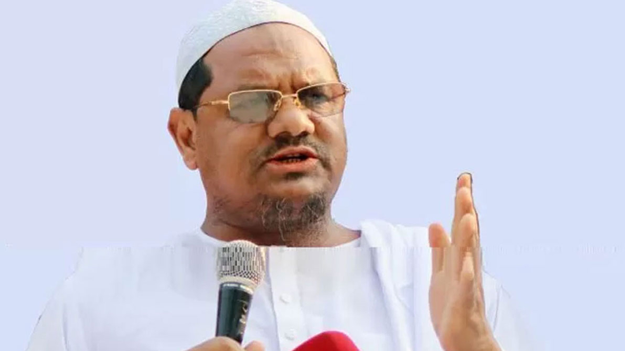 আন্দোলন ঘিরে গ্রেফতার আতঙ্কে আছি : চরমোনাই পীর