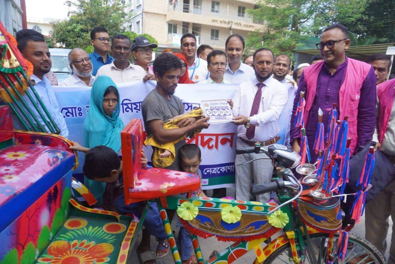 যমজ শিশু বিক্রি করতে চাওয়া সেই রাজন পেলেন অটোরিকশা