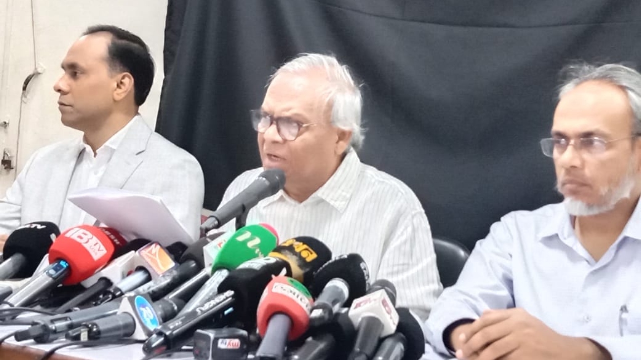 'প্রশাসনের ঢিলেঢালা আচরণে দুষ্কৃতকারীরা আশকারা পাচ্ছে'