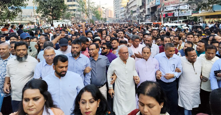 তারেক রহমানকে খালাসের খবরে রিজভীর নেতৃত্বে মিছিল