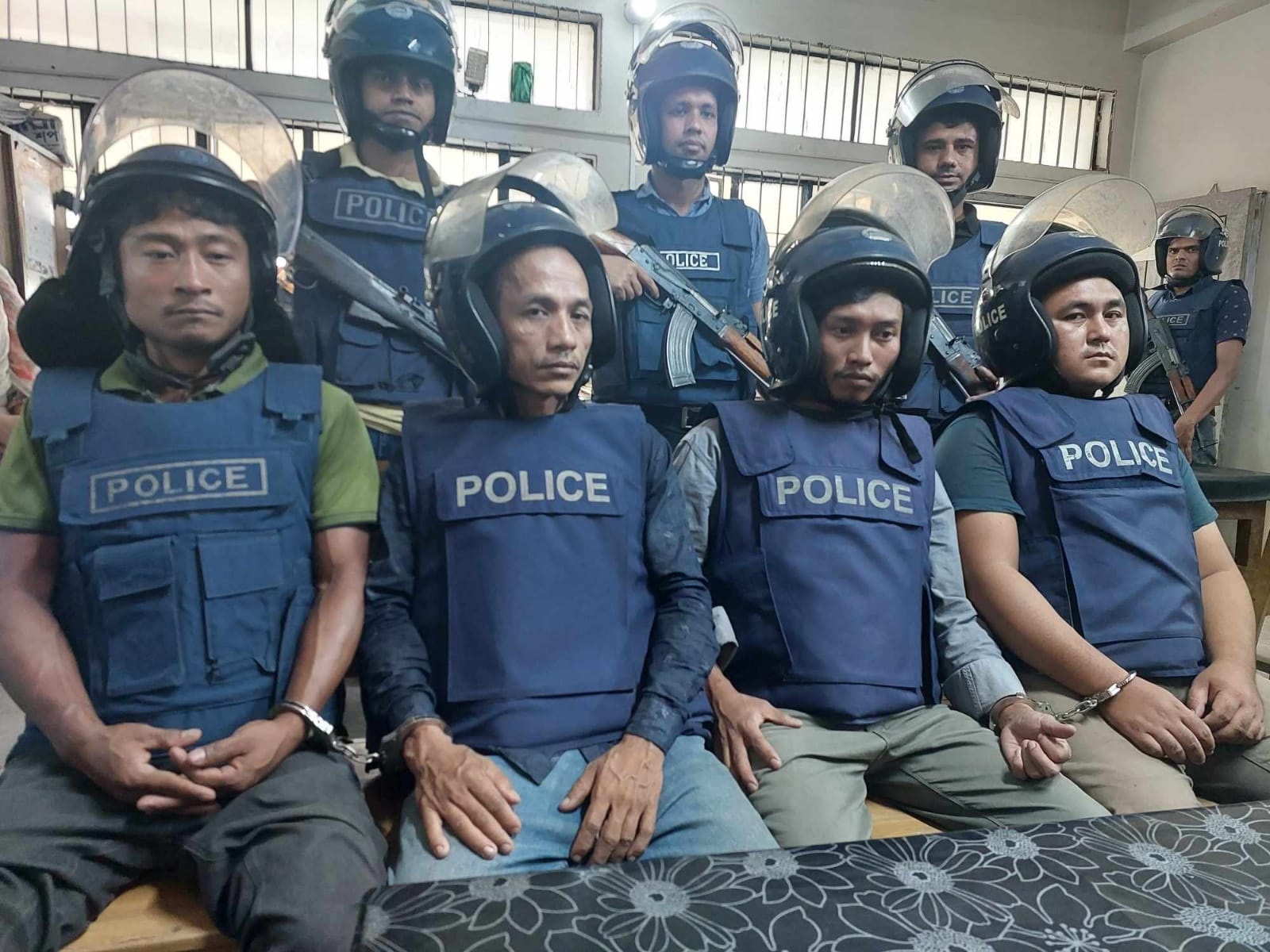 বান্দাবানে ব্যাংকে ডাকাতি: আরও ৪ জন কারাগারে