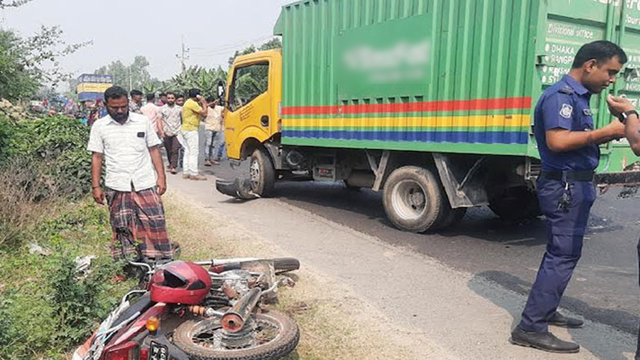 টাঙ্গাইলে কাভার্ডভ্যান-মোটরসাইকেলের মুখোমুখি সংঘর্ষ, নিহত ২