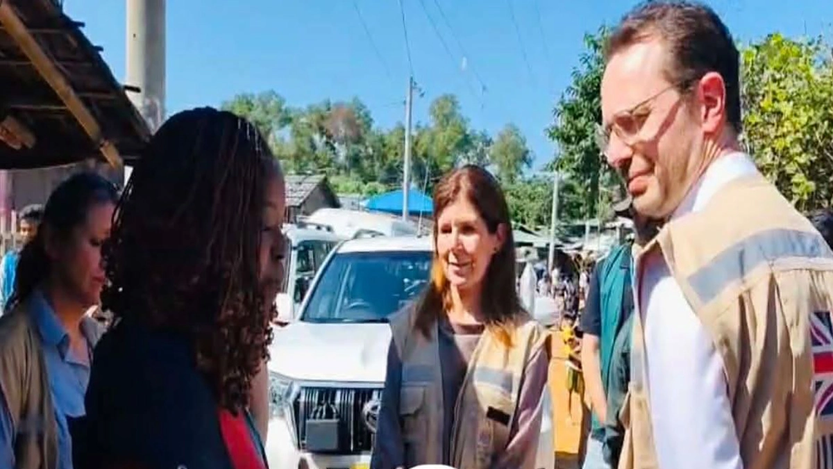 রোহিঙ্গা ক্যাম্প পরিদর্শন করলেন যুক্তরাজ্যের উন্নয়নমন্ত্রী