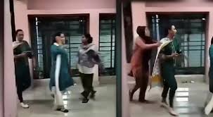 ঢাবির রোকেয়া হল থেকে বিতাড়িত ১০ ছাত্রলীগ নেত্রী