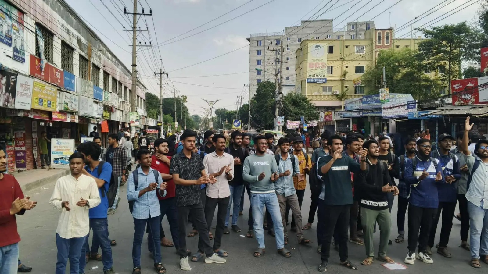 রাবির দুই শিক্ষার্থীকে প্রকাশ্যে অপহরণ, ক্যাম্পাসে তোলপাড়