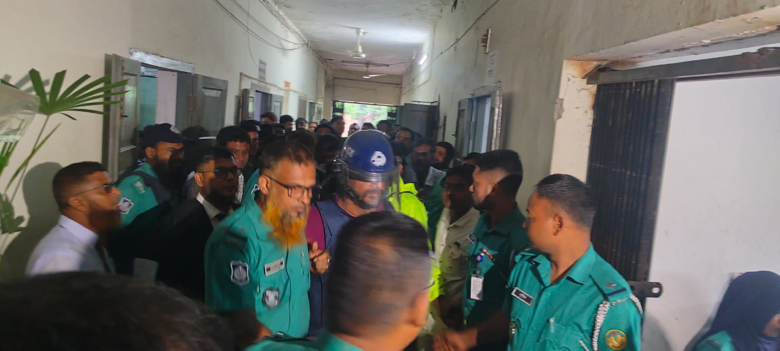 ছাত্র-জনতার উপর দুই হাতে গুলি চালানো রুবেল ৫ দিনের রিমান্ডে