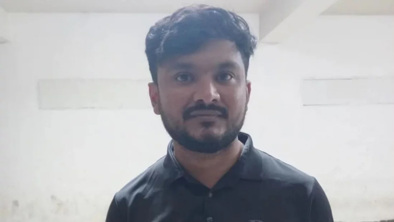 শেখ হাসিনার গাড়িচালকের ছেলে রুবেল গ্রেফতার