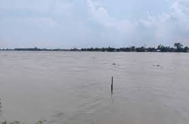 সব নদীর পানি কমে বিপৎসীমার নিচে