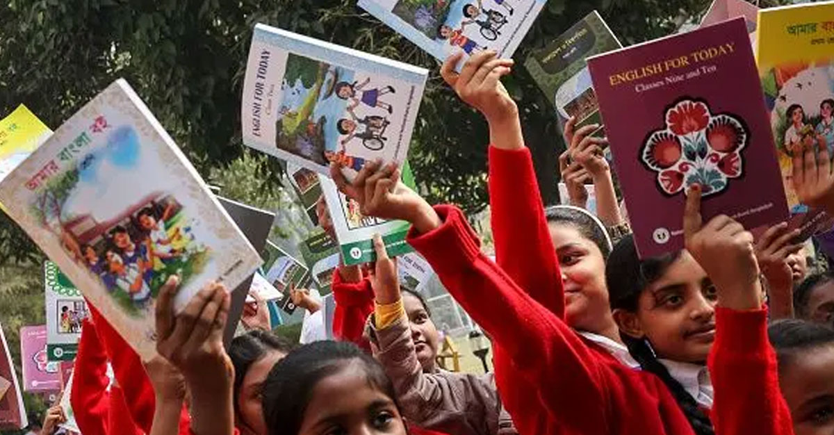পাঠ্যবইয়ে ইতিহাসের বয়ান সরকার পরিবর্তনের সঙ্গে সঙ্গে কেন বদলে যায়?