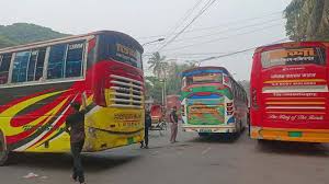 বিনা সুদে ঋণ পাওয়ার লোভে বাসভর্তি মানুষ শাহবাগে
