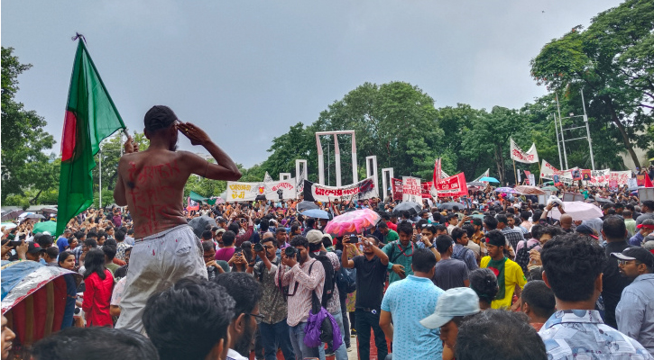 জনসমুদ্রে পরিণত কেন্দ্রীয় শহীদ মিনার