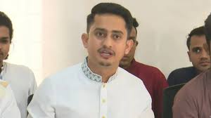 শহীদ পরিবারকে সহায়তা, সঙ্গে যা আনতে বললেন সারজিস আলম