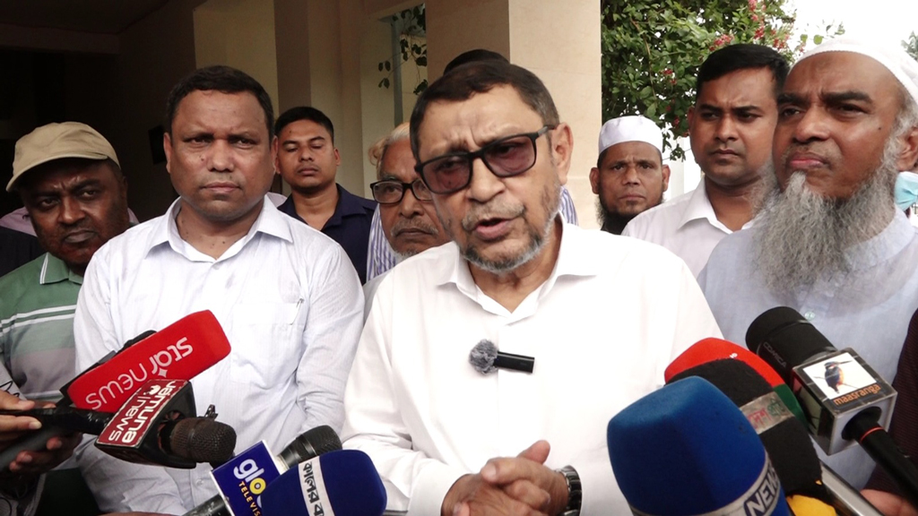 নোয়াখালী সদর হাসপাতালের তত্ত্বাবধায়ককে প্রত্যাহার, তোপের মুখে স্বাস্থ্যমন্ত্রী