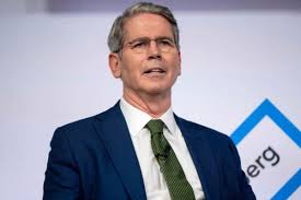 অর্থমন্ত্রী হিসেবে বেসেন্টকে বেছে নিলেন ট্রাম্প