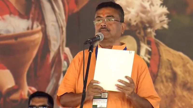 পশ্চিমবঙ্গের মুখ্যমন্ত্রী হিসেবে শপথ নিলেন শুভেন্দু