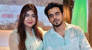 এক মাসের আয় বন্যার্তদের দিলেন সিয়াম-অবন্তী দম্পতি