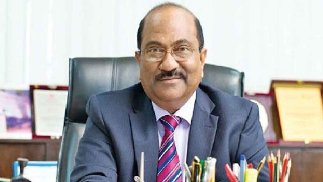 এসকে সুরের বাসায় দুদকের অভিযানে ১৭ লাখ টাকা উদ্ধার