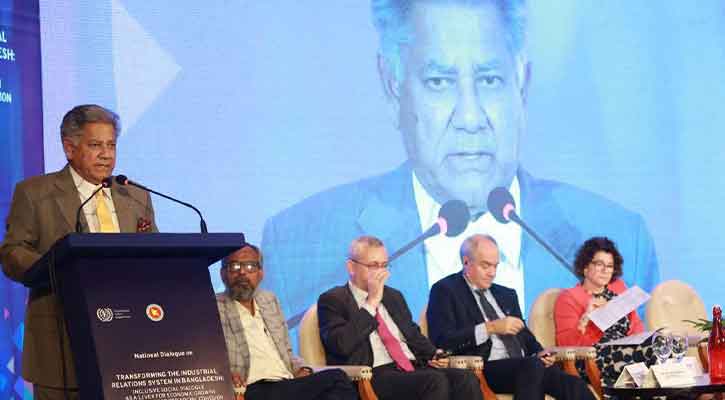 মালিক-শ্রমিকদের স্বার্থ রক্ষায় কাজ করছে সরকার : শ্রম উপদেষ্টা
