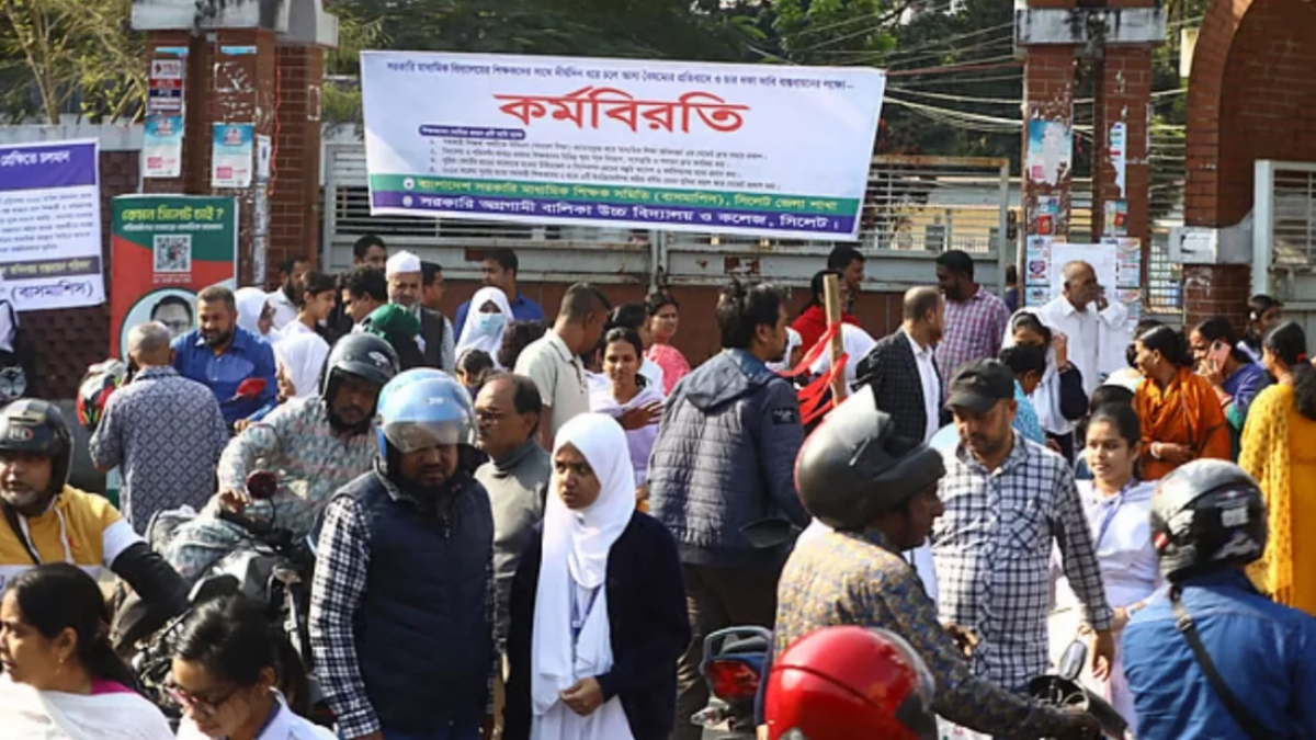 কর্মবিরতি স্থগিত, বার্ষিক পরীক্ষা নিচ্ছেন সরকারি মাধ্যমিকের শিক্ষকরা