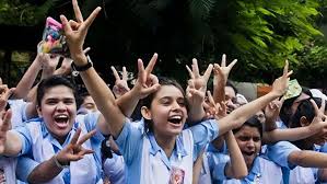 এসএসসি ও সমমান পরীক্ষায় জিপিএ-৫ পেয়েছে ১ লাখ ৮২ হাজার ১২৯ শিক্ষার্থী