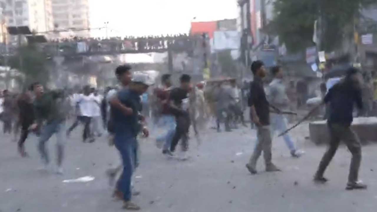 সায়েন্সল্যাবে ঢাকা ও সিটি কলেজের শিক্ষার্থীদের সংঘর্ষ