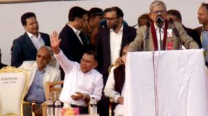 বিশেষ চেয়ার সরিয়ে সাধারণ চেয়ারে বসলেন তারেক রহমান