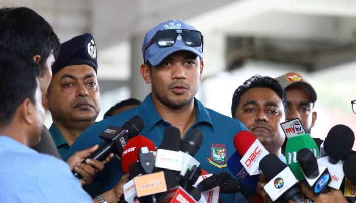 ১০ বছরে  এমন বাজে ব্যাটিং দেখিনি: তাসকিন