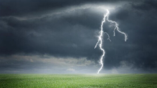 দেশের চার জেলায় বজ্রপাতে ১০ জনের মৃত্যু