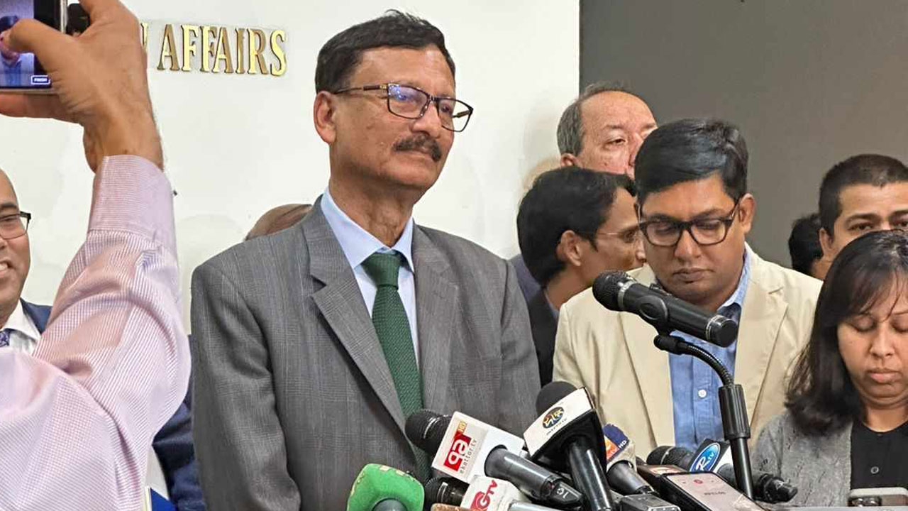 যুক্তরাষ্ট্রে সরকার পরিবর্তনে সম্পর্ক হোঁচট খাবে না : পররাষ্ট্র উপদেষ্টা