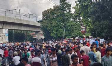 আন্দোলনকারীদের হটিয়ে রাজু ভাস্কর্য ছাত্রলীগের দখলে