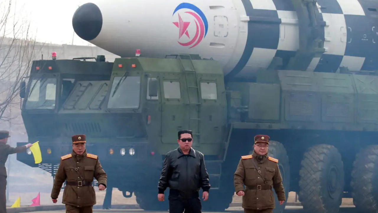 একযোগে ১০ ক্ষেপণাস্ত্র ছুড়ল উত্তর কোরিয়া