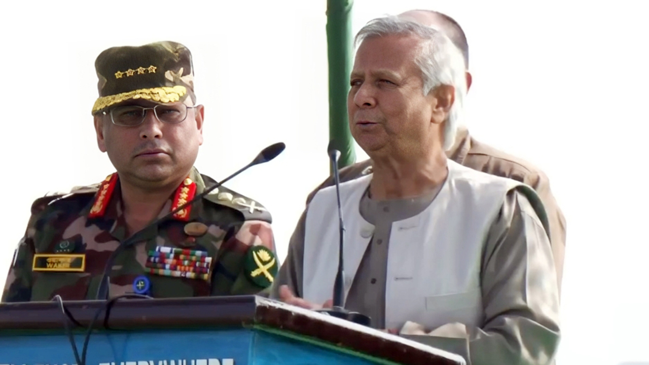 সেনাবাহিনীর মূল লক্ষ্যই হলো বিজয়ী হওয়া : ড. ইউনূস
